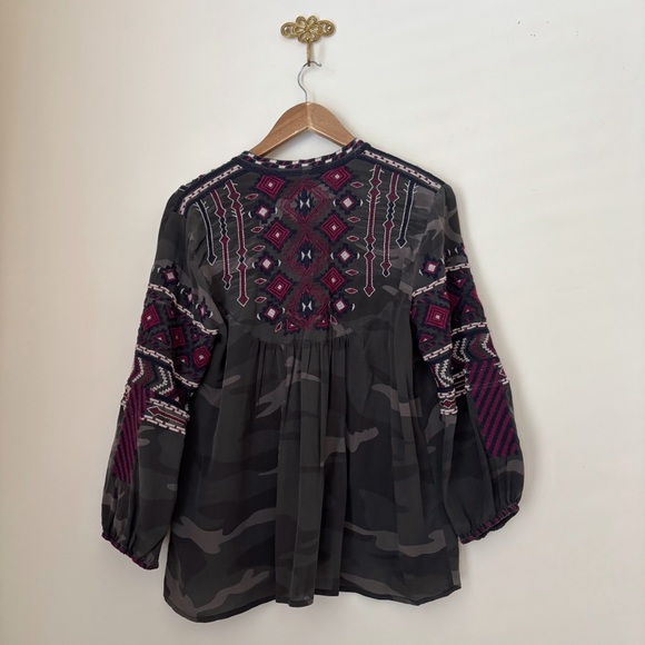 Johnny Was Workshop Camo Embroidered Silk Blouse Small - Picture 5 of 8